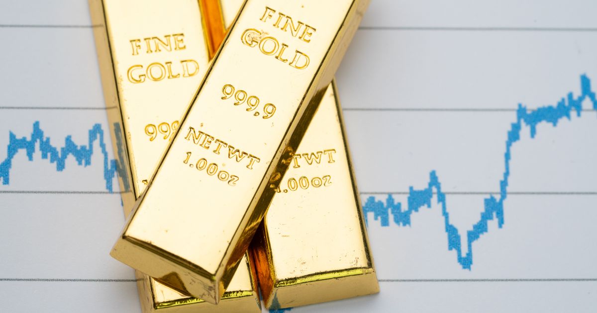 Gold Price Rises to Two-Week High Amid Dovish Fed Expectations